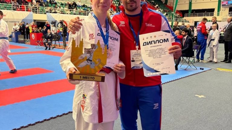 на Кубке и Чемпионате Московской областной федерации карате команда "ДЕРЖАВА"