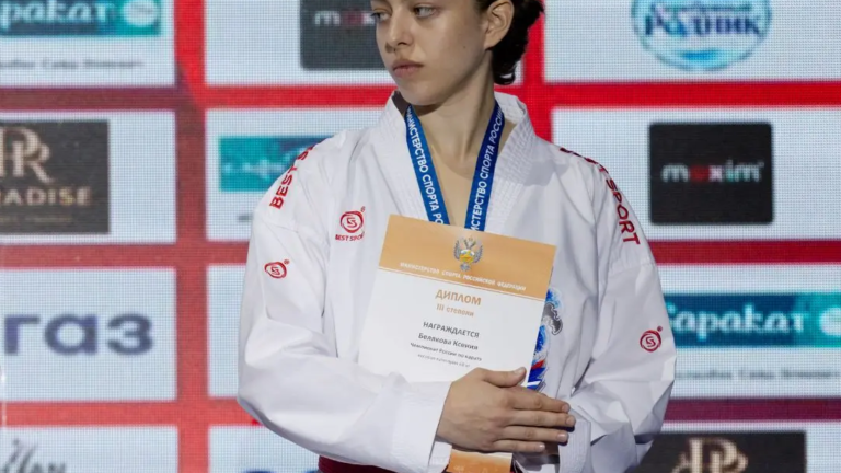 Белякова Ксения Витальевна на пьедестале Чемпионата России по каратэ WKF с бронзовой медалью