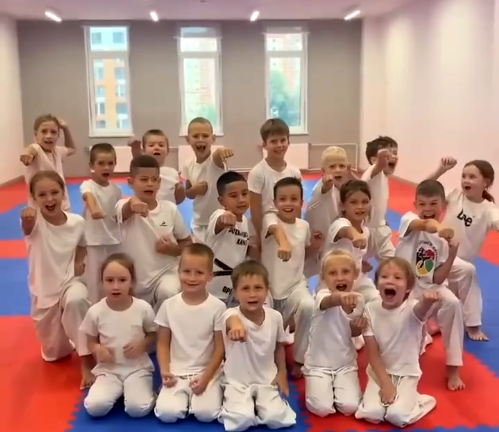 Младшие спортсмены групп Гармония сняли видео для Чемпионата России по каратэ